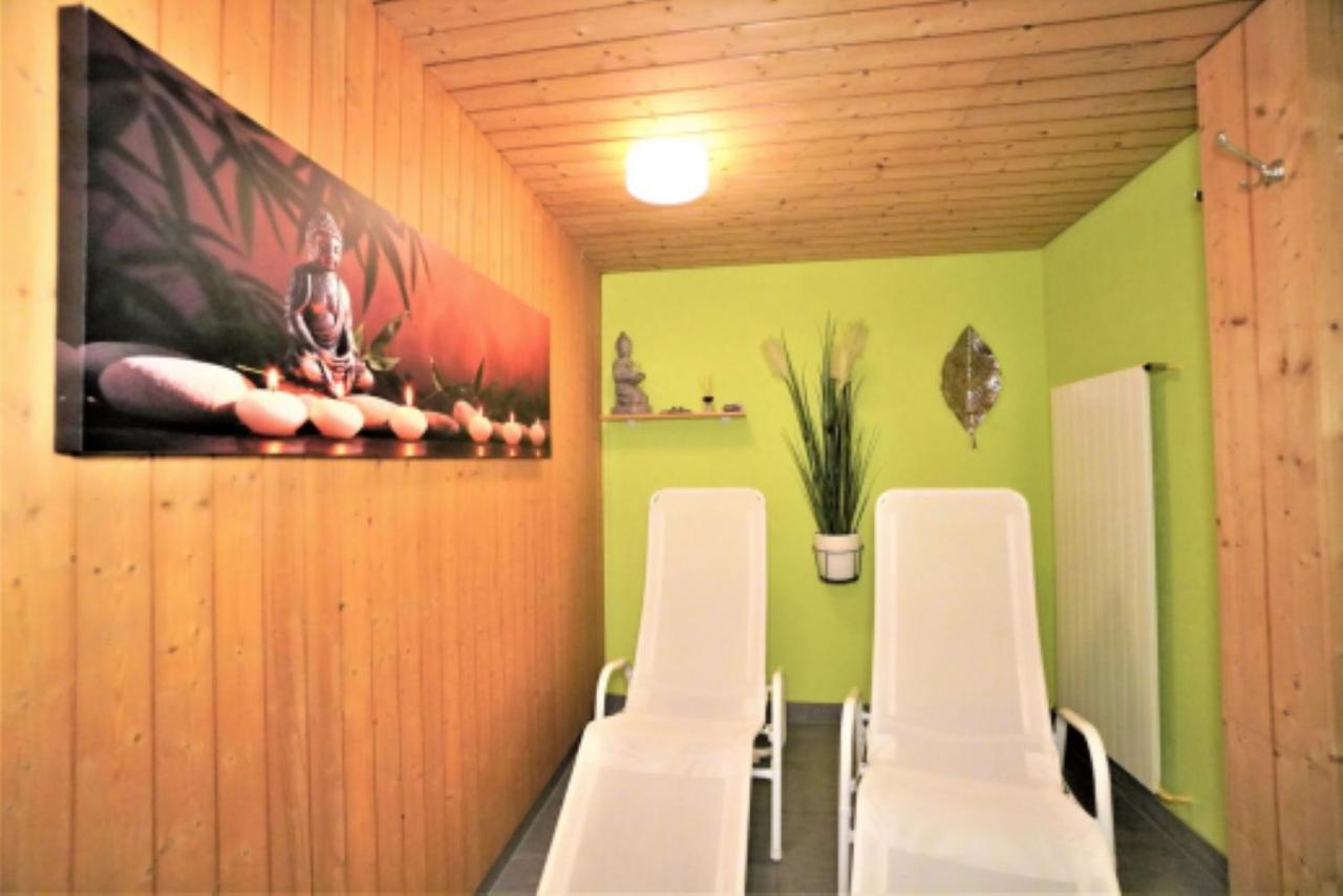 Lovely 1-Bedroom Vacation Studio Apartment With Pool And Sauna Laax Ngoại thất bức ảnh